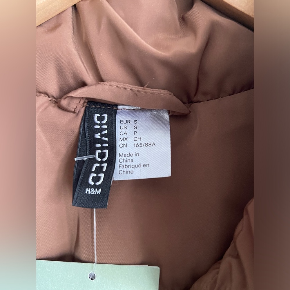 NEW Size S Divided H&M Puffer Vest - Picture 4 of 4